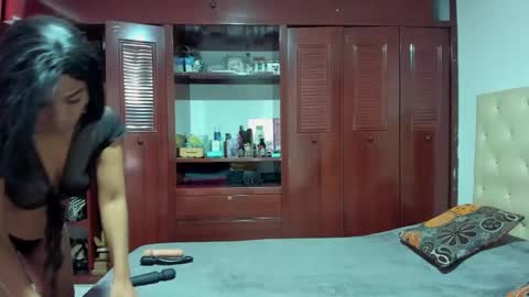 Snapshot of luissa_s1 chatting on January 2025 12:20:02 PM Luissa online show from January 2025 12:20:02 PM