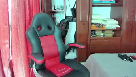 Snapshot of luissa_s1 chatting on March 2025 03:16:02 PM Luissa online show from March 2025 03:16:02 PM