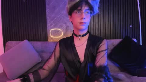 luixdust1 online show from October 2025 07:54:02 AM