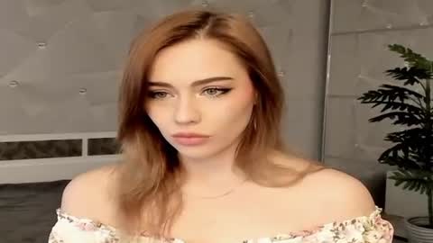 Snapshot of luiza012 chatting on October 2025 12:22:02 PM Lizzy online show from October 2025 12:22:02 PM