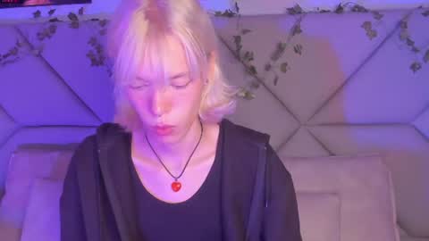 Snapshot of lukas_bennett chatting on June 2026 01:00:02 PM Lukas online show from June 2026 01:00:02 PM