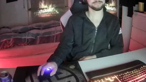 Snapshot of lukasschoetz chatting on February 2025 05:30:01 PM lukasschoetz online show from February 2025 05:30:01 PM