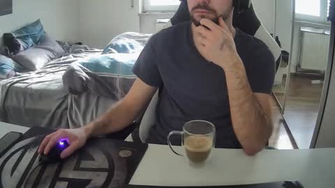 Snapshot of lukasschoetz chatting on February 2025 12:52:02 PM lukasschoetz online show from February 2025 12:52:02 PM