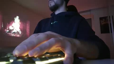 Snapshot of lukasschoetz chatting on November 2025 07:35:01 PM lukasschoetz online show from November 2025 07:35:01 PM