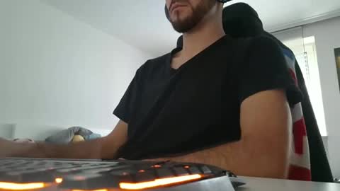 Snapshot of lukasschoetz chatting on December 2025 10:57:01 AM lukasschoetz online show from December 2025 10:57:01 AM