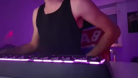 Snapshot of lukasschoetz chatting on January 2026 04:23:01 PM lukasschoetz online show from January 2026 04:23:01 PM