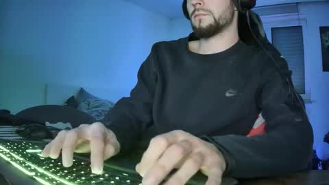 Snapshot of lukasschoetz chatting on March 2026 07:04:02 PM lukasschoetz online show from March 2026 07:04:02 PM