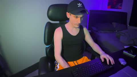 lukatripp online show from December 2024 08:55:01 PM