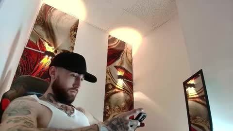 Snapshot of luke_davis01 chatting on March 2026 01:06:01 PM LUKE online show from March 2026 01:06:01 PM