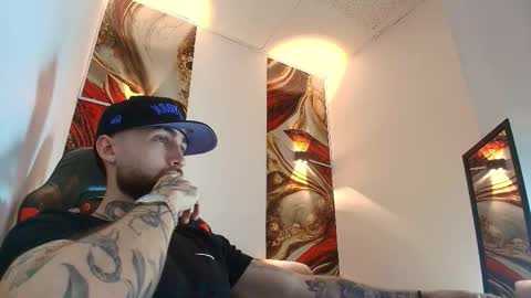 Snapshot of luke_davis01 chatting on March 2026 01:05:01 PM LUKE online show from March 2026 01:05:01 PM