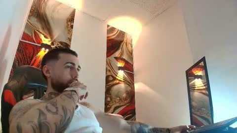 Snapshot of luke_davis01 chatting on March 2026 01:15:01 PM LUKE online show from March 2026 01:15:01 PM