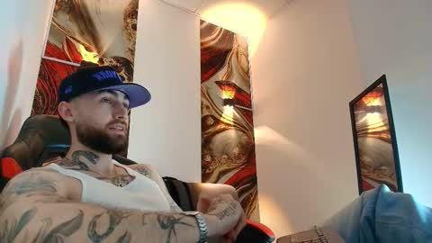 Snapshot of luke_davis01 chatting on March 2026 01:03:02 PM LUKE online show from March 2026 01:03:02 PM