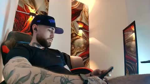 Snapshot of luke_davis01 chatting on March 2026 01:14:02 PM LUKE online show from March 2026 01:14:02 PM