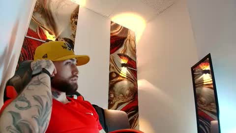 Snapshot of luke_davis01 chatting on March 2026 01:05:01 PM LUKE online show from March 2026 01:05:01 PM