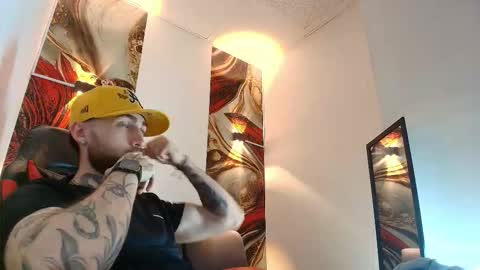 Snapshot of luke_davis01 chatting on March 2026 01:06:01 PM LUKE online show from March 2026 01:06:01 PM