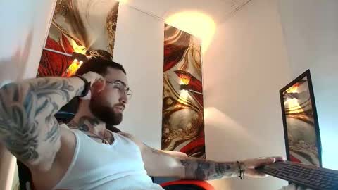 Snapshot of luke_davis01 chatting on March 2026 01:11:02 PM LUKE online show from March 2026 01:11:02 PM