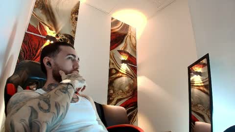 Snapshot of luke_davis01 chatting on March 2026 01:00:02 PM LUKE online show from March 2026 01:00:02 PM