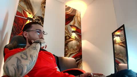 Snapshot of luke_davis01 chatting on April 2026 01:41:01 PM LUKE online show from April 2026 01:41:01 PM