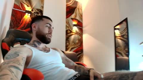 Snapshot of luke_davis01 chatting on April 2026 01:55:02 PM LUKE online show from April 2026 01:55:02 PM