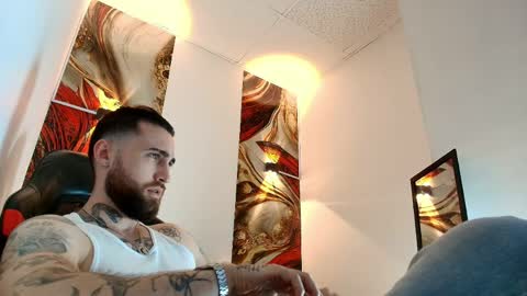 Snapshot of luke_davis01 chatting on April 2026 01:11:01 PM LUKE online show from April 2026 01:11:01 PM