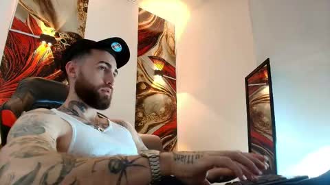 Snapshot of luke_davis01 chatting on April 2026 01:04:02 PM LUKE online show from April 2026 01:04:02 PM