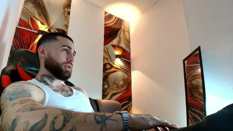 Snapshot of luke_davis01 chatting on April 2026 01:14:01 PM LUKE online show from April 2026 01:14:01 PM