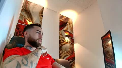 Snapshot of luke_davis01 chatting on April 2026 01:15:01 PM LUKE online show from April 2026 01:15:01 PM