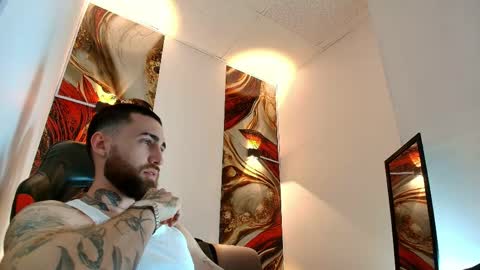 Snapshot of luke_davis01 chatting on April 2026 01:06:02 PM LUKE online show from April 2026 01:06:02 PM