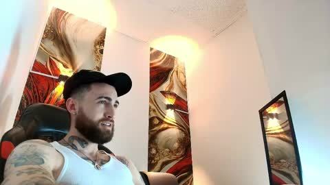 Snapshot of luke_davis01 chatting on April 2026 01:02:01 PM LUKE online show from April 2026 01:02:01 PM