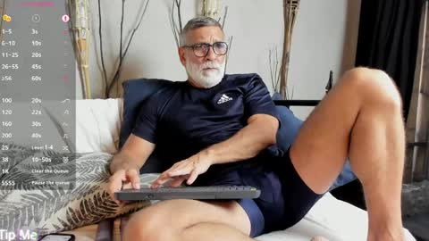 Snapshot of lukecrews chatting on April 2026 07:59:01 PM Luke Crews online show from April 2026 07:59:01 PM