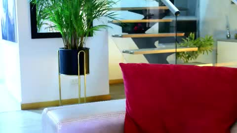 Lukhas f4f online show from November 2025 12:00:01 AM