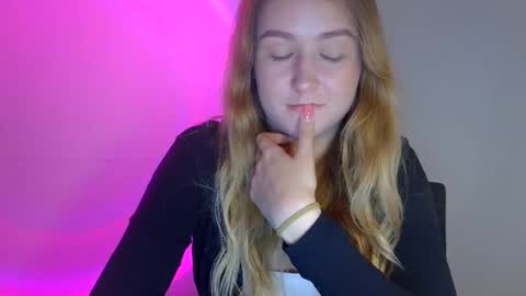 Lulu Baby18 online show from October 2025 08:15:01 PM