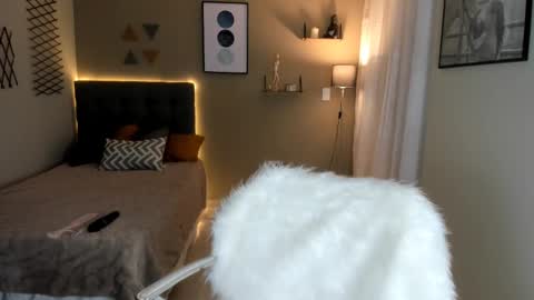 Lau  online show from March 2025 01:17:01 PM