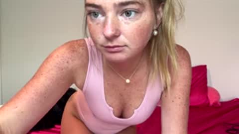 Snapshot of luluxoxo3 chatting on June 2026 03:45:02 PM Lulu online show from June 2026 03:45:02 PM