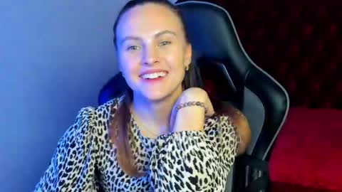 Snapshot of lumerisoren chatting on June 2026 02:33:01 PM lumerisoren online show from June 2026 02:33:01 PM
