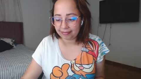 Snapshot of lumi_84 chatting on February 2025 01:02:01 AM LUMI     online show from February 2025 01:02:01 AM