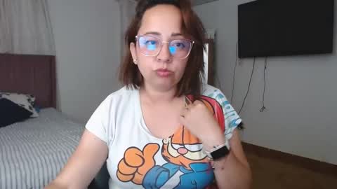 Snapshot of lumi_84 chatting on February 2025 04:05:01 AM LUMI     online show from February 2025 04:05:01 AM