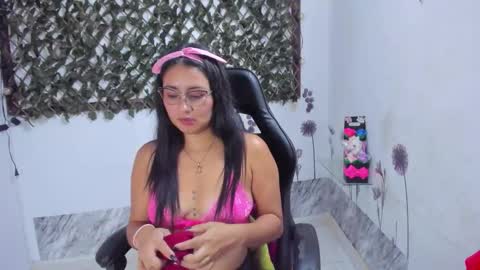 Snapshot of luna021_1 chatting on October 2025 08:51:02 PM Luna  online show from October 2025 08:51:02 PM