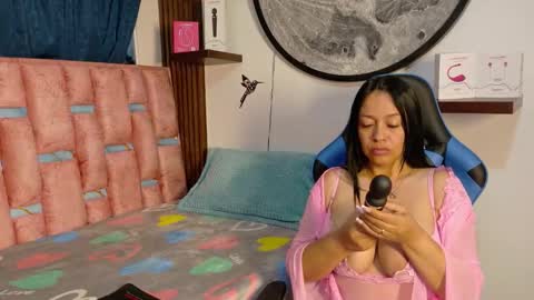 Snapshot of luna2155 chatting on December 2025 10:54:02 AM Luna online show from December 2025 10:54:02 AM