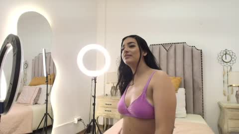 Snapshot of luna25__ chatting on May 2026 11:38:02 AM Luna online show from May 2026 11:38:02 AM