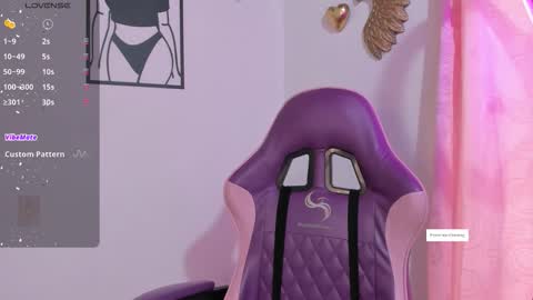 Luna online show from November 2025 05:02:01 PM