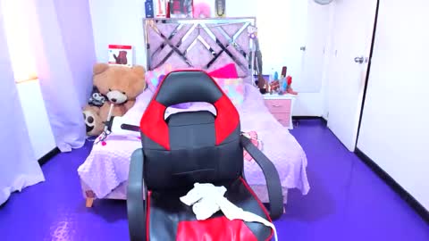 luna_analya online show from April 2026 01:49:01 PM