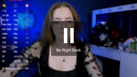 luna_berryy online show from January 2025 03:02:02 AM