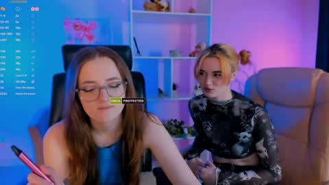 luna_berryy online show from February 2025 11:34:02 PM