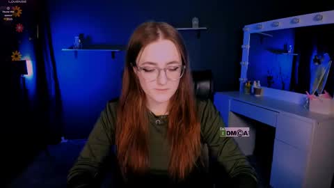 luna_berryy online show from March 2025 08:34:01 PM