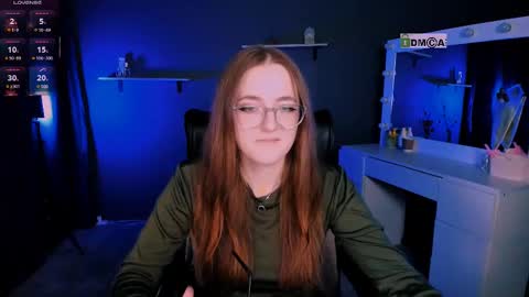 luna_berryy online show from March 2025 02:43:02 AM