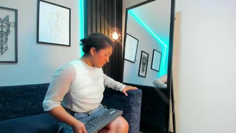 Snapshot of luna_blackwell chatting on May 2026 08:14:02 PM luna_blackwell online show from May 2026 08:14:02 PM