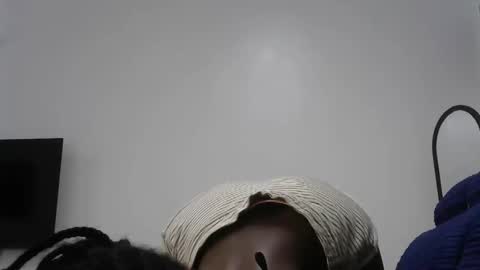 Snapshot of luna_blues chatting on May 2026 12:05:01 AM luna_blues online show from May 2026 12:05:01 AM