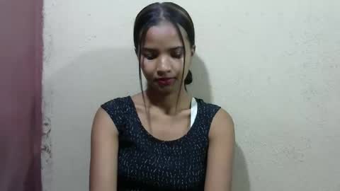 Snapshot of luna_cherry0 chatting on May 2026 03:44:01 AM Laura online show from May 2026 03:44:01 AM