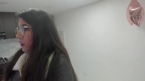 luna  online show from February 2026 11:06:02 AM